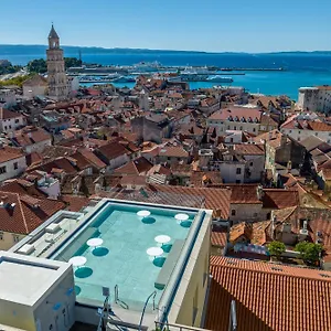 Cornaro ***** Split